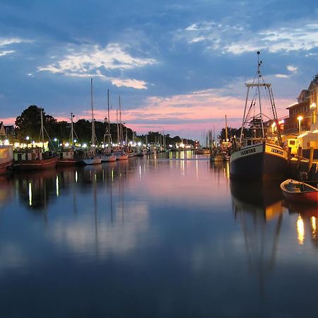 Doppelzimmer Brunch, Direkt Am Alten Strom Rostock Kültér fotó
