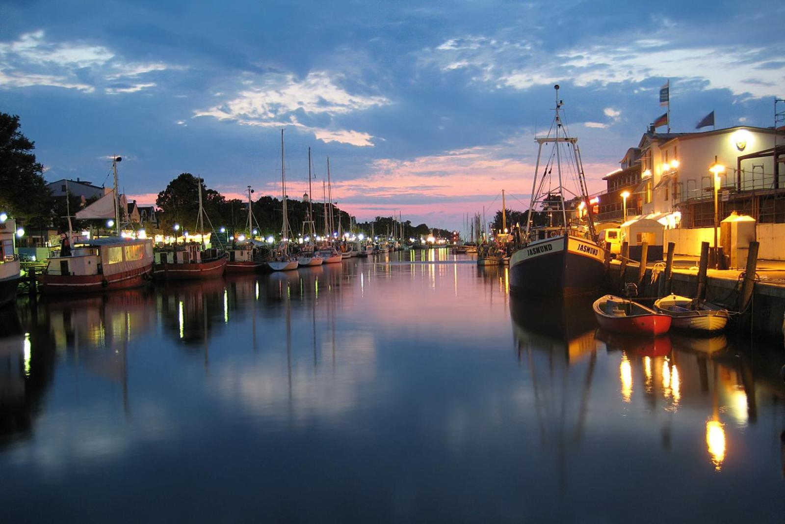 Doppelzimmer Brunch, Direkt Am Alten Strom Rostock Kültér fotó